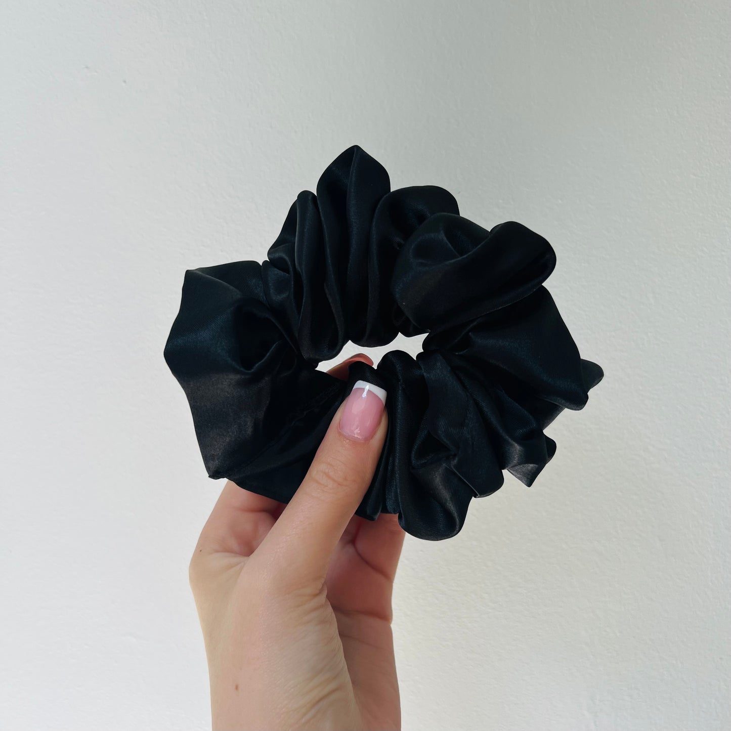 Noir Scrunchie